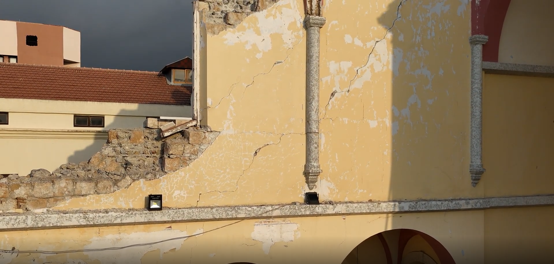 Vizuálna kontrola poškodenia historických stavieb pomocou dronov Vizuálna kontrola poškodenia historických stavieb pomocou dronov