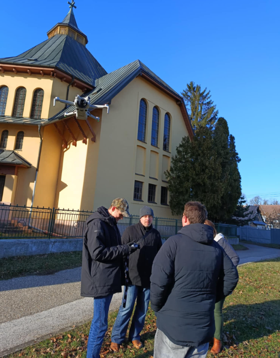 Levantamento de uma estrutura histórica com drone Levantamento de uma estrutura histórica com drone